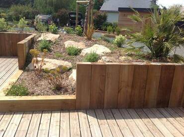 bordure-bois-traite-100x200-retenue-de-terre-jardin.jpg