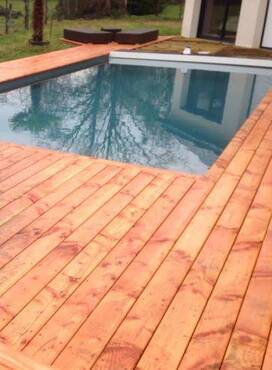 terrasse-bois-douglas-autour-piscine.jpg