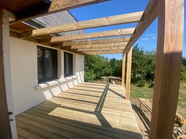 terrasse-bois-suspendue-pergola-douglas-realisation-client-bois-direct-usine-3.jpg